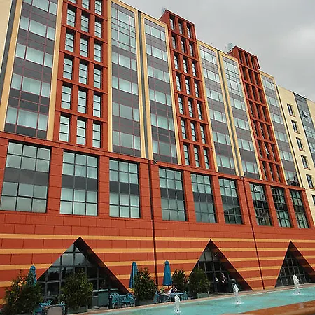 New York Disneyland Hotel 4*